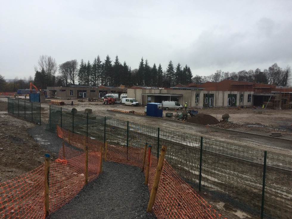 New school keeps progressing despite the rain